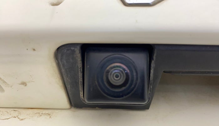 2023 Mahindra XUV300 W8 1.2 PETROL, Petrol, Manual, 28,310 km, Parking Camera