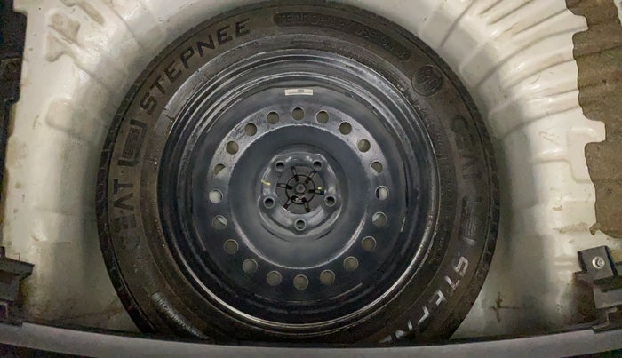 2023 Mahindra XUV300 W8 1.2 PETROL, Petrol, Manual, 28,310 km, Spare Tyre