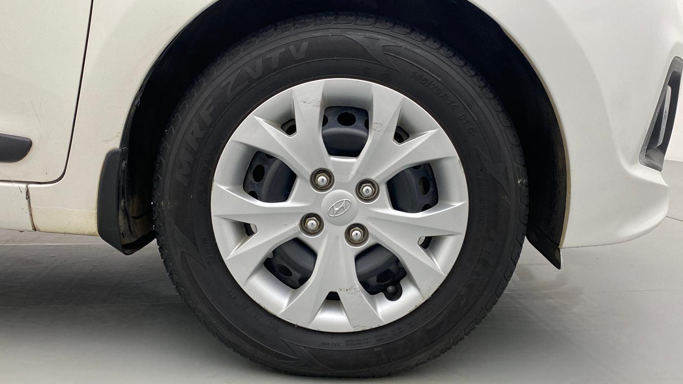 2016 Hyundai Grand i10 SPORTZ 1.2 KAPPA VTVT, Petrol, Manual, 25,064 km, Right Front Wheel