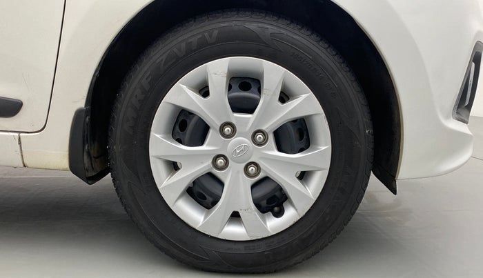 2016 Hyundai Grand i10 SPORTZ 1.2 KAPPA VTVT, Petrol, Manual, 25,064 km, Right Front Wheel