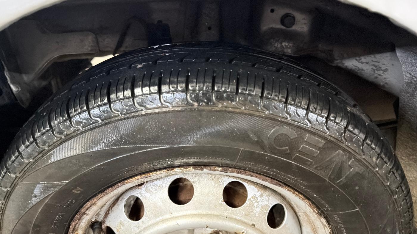 2014 Hyundai Eon ERA +, Petrol, Manual, 38,587 km, Right Rear Tyre Tread