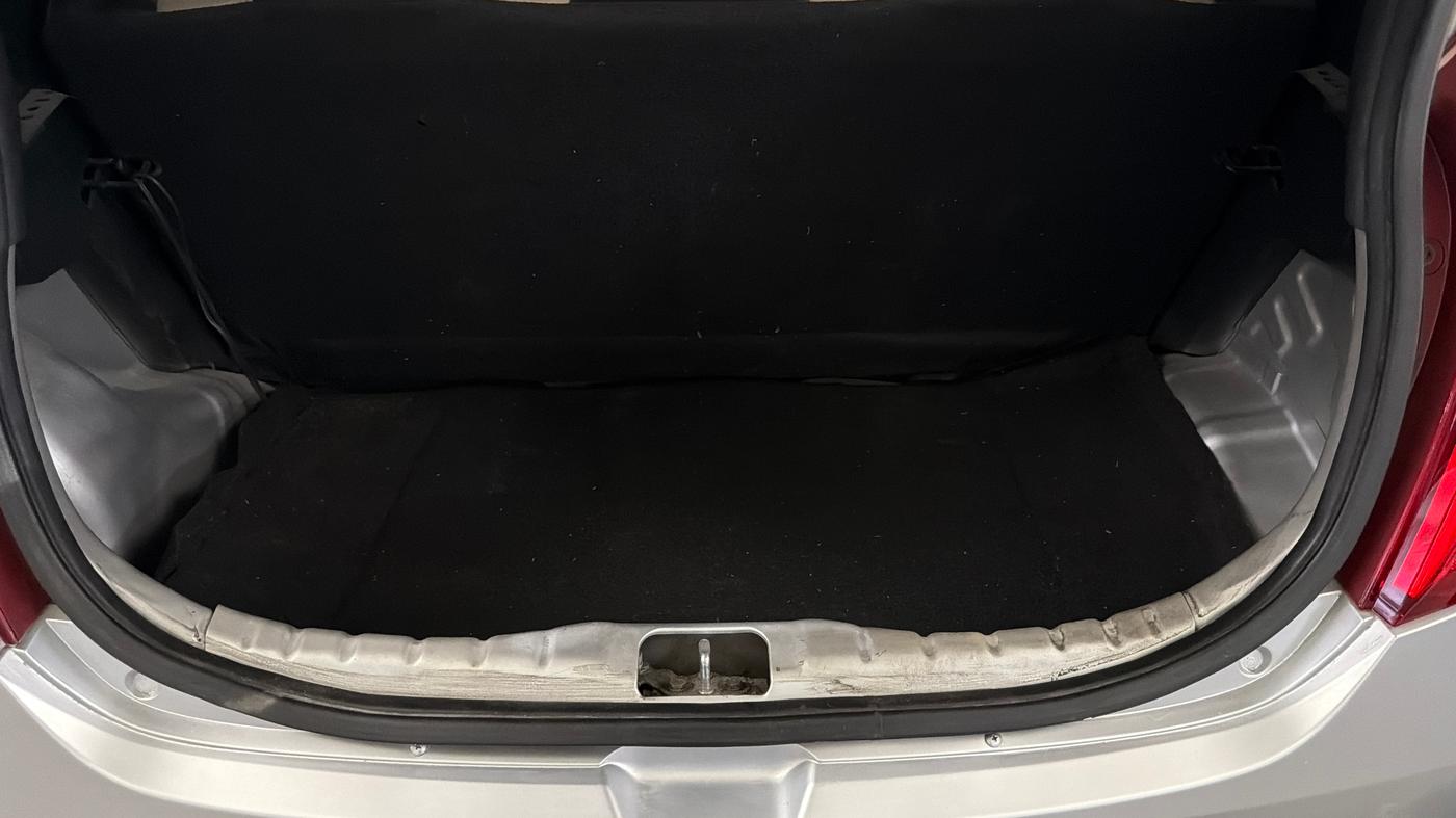 2014 Hyundai Eon ERA +, Petrol, Manual, 38,587 km, Boot Inside