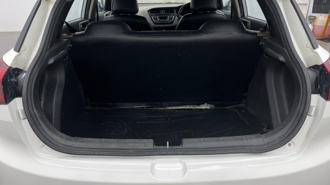 2015 Hyundai Elite i20 MAGNA 1.2, Petrol, Manual, 62,878 km, Boot Inside
