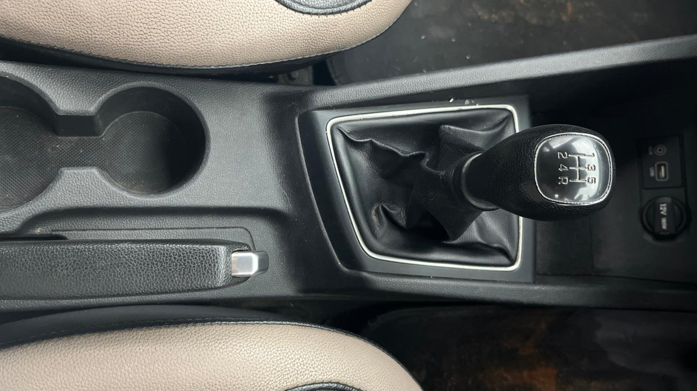 2015 Hyundai Elite i20 MAGNA 1.2, Petrol, Manual, 62,878 km, Gear Lever