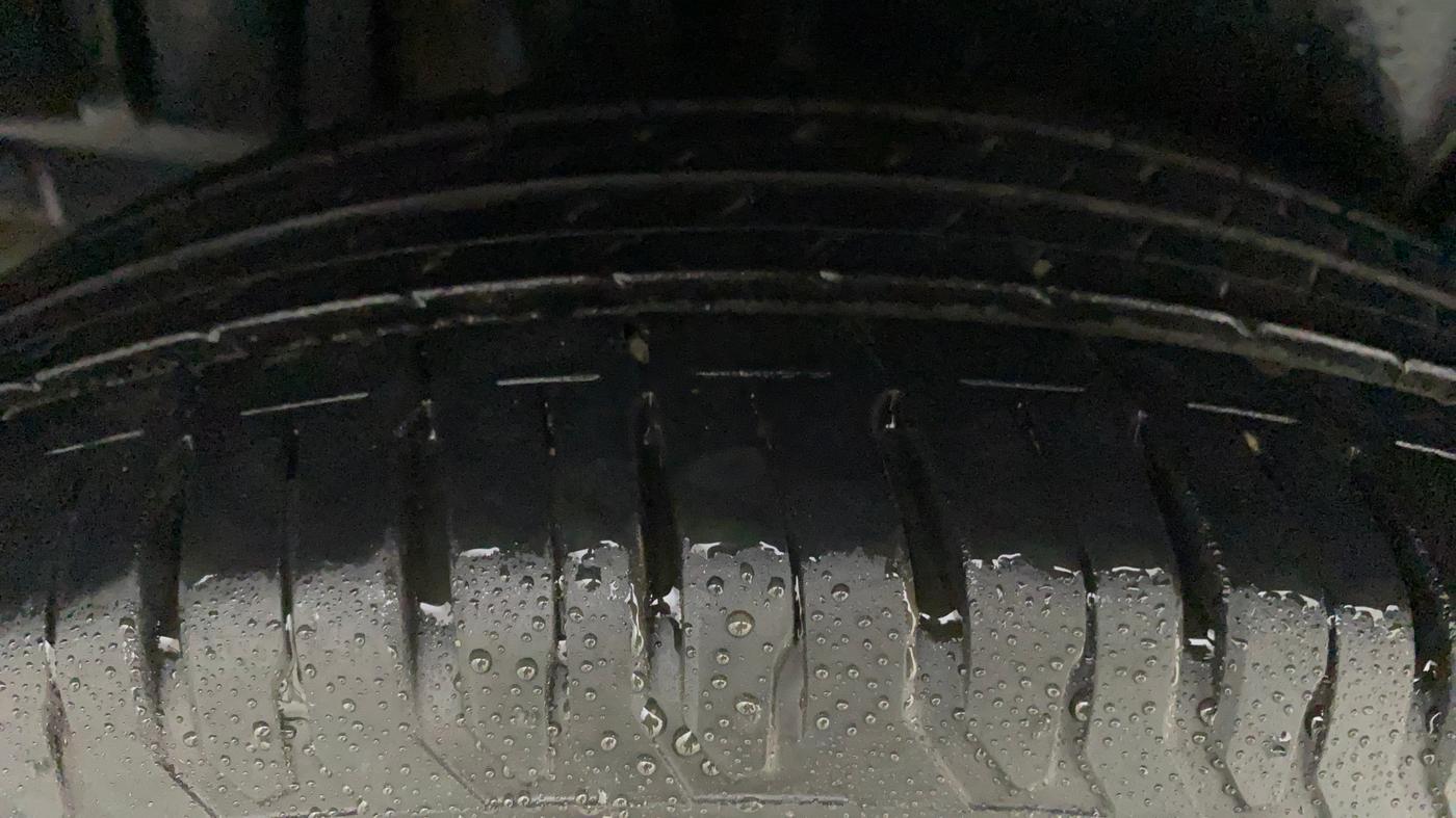 2021 Maruti Ertiga ZXI+ SHVS, Petrol, Manual, 5,963 km, Right Rear Tyre Tread
