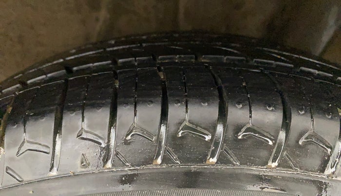 2022 Hyundai AURA S 1.2 CNG, CNG, Manual, 64,026 km, Left Rear Tyre Tread