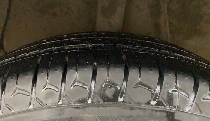 2022 Hyundai AURA S 1.2 CNG, CNG, Manual, 64,026 km, Right Rear Tyre Tread