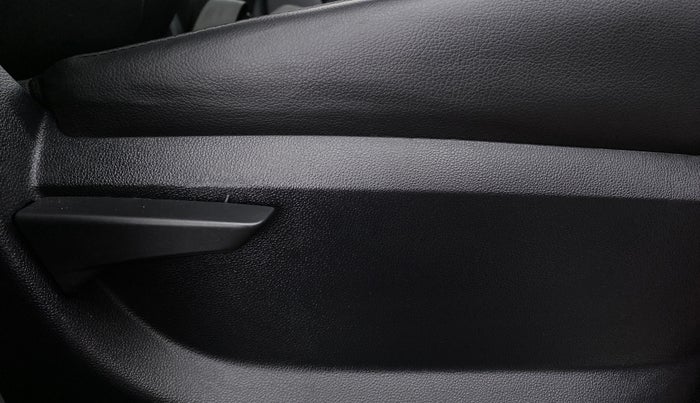 2019 Mahindra KUV 100 NXT K2+6 STR, Petrol, Manual, 14,921 km, Driver Side Adjustment Panel