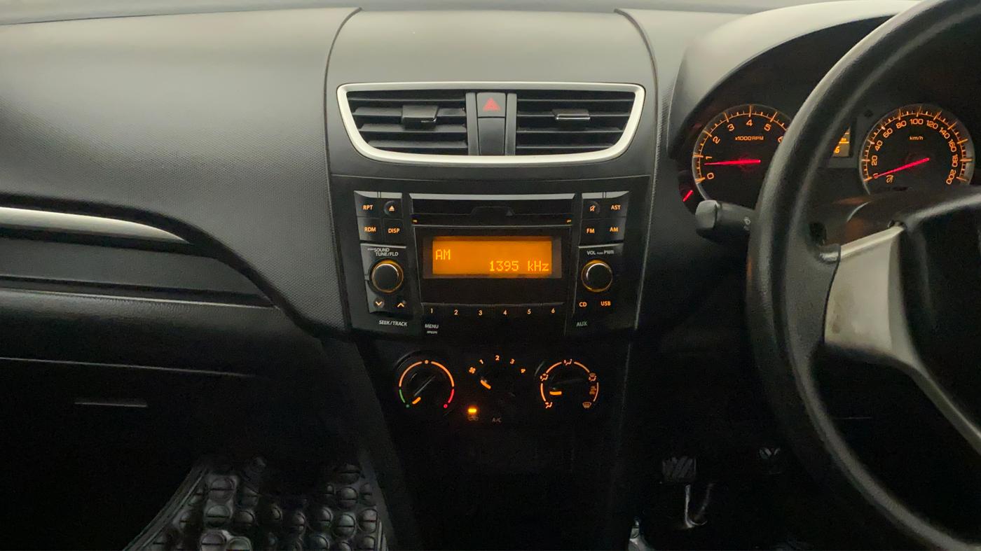 2017 Maruti Swift VXI, Petrol, Manual, 71,406 km, Air Conditioner