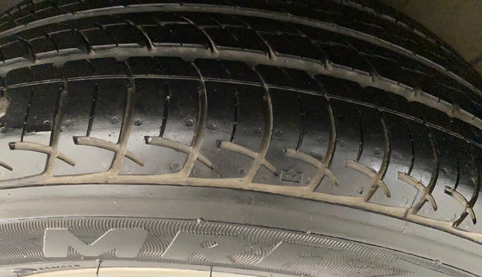 2021 Volkswagen Polo COMFORTLINE 1.0L TSI AT, Petrol, Automatic, 10,757 km, Right Rear Tyre Tread