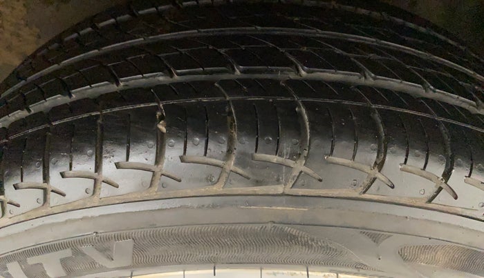 2021 Volkswagen Polo COMFORTLINE 1.0L TSI AT, Petrol, Automatic, 10,757 km, Left Rear Tyre Tread