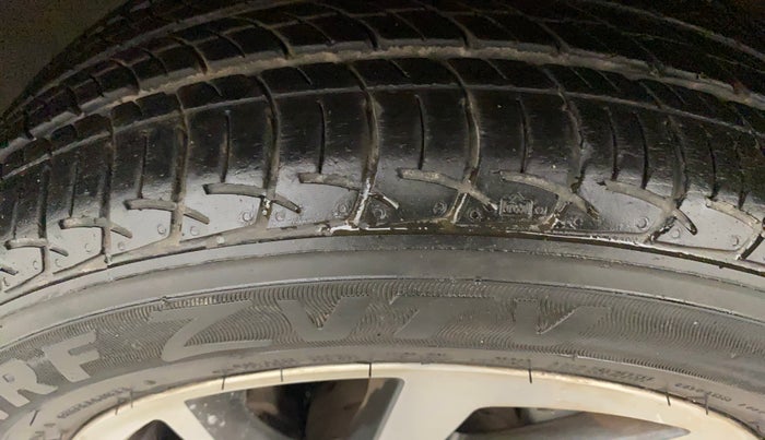 2021 Volkswagen Polo COMFORTLINE 1.0L TSI AT, Petrol, Automatic, 10,757 km, Left Front Tyre Tread