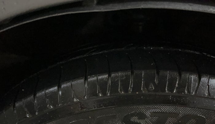 2015 Maruti Celerio VXI AMT, Petrol, Automatic, 68,225 km, Right Front Tyre Tread