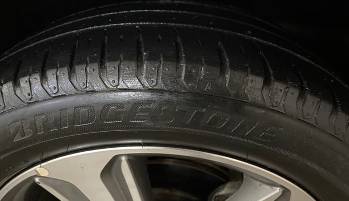 2019 Hyundai Verna 1.6 VTVT SX, Petrol, Manual, 31,997 km, Right Front Tyre Tread