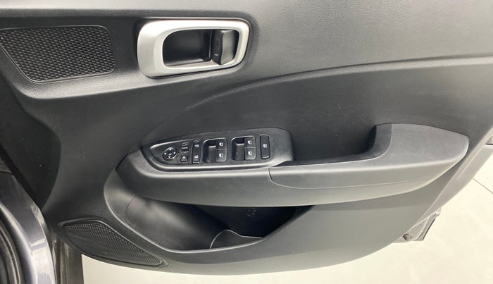 2021 Hyundai VENUE S Plus MT 1.2 Kappa, Petrol, Manual, 15,464 km, Driver Side Door Panels Control