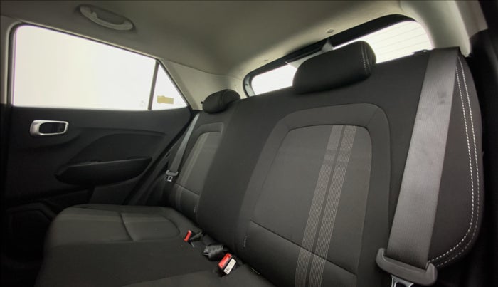 2021 Hyundai VENUE S Plus MT 1.2 Kappa, Petrol, Manual, 15,464 km, Right Side Rear Door Cabin