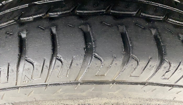 2015 Datsun Go T, Petrol, Manual, 14,826 km, Right Front Tyre Tread