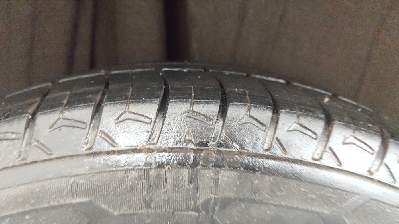 2021 Maruti Ertiga ZXI+ SHVS, Petrol, Manual, 78,275 km, Right Rear Tyre Tread