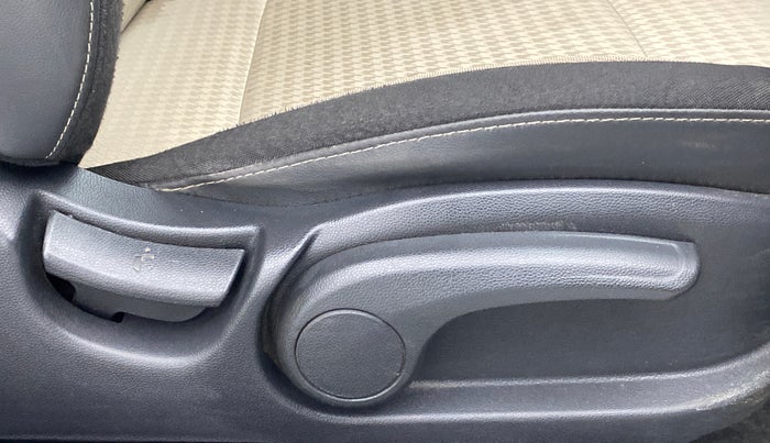 2019 Hyundai Elite i20 1.2 SPORTS PLUS VTVT CVT, Petrol, Automatic, 32,061 km, Driver Side Adjustment Panel