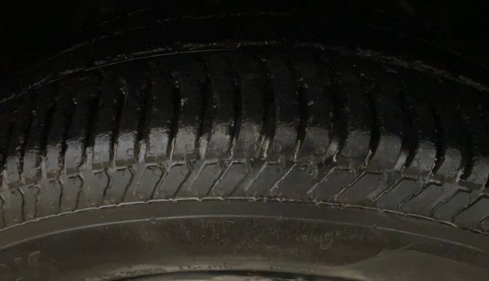 2019 Ford Ecosport AMBIENTE 1.5L DIESEL, Diesel, Manual, 60,829 km, Left Front Tyre Tread