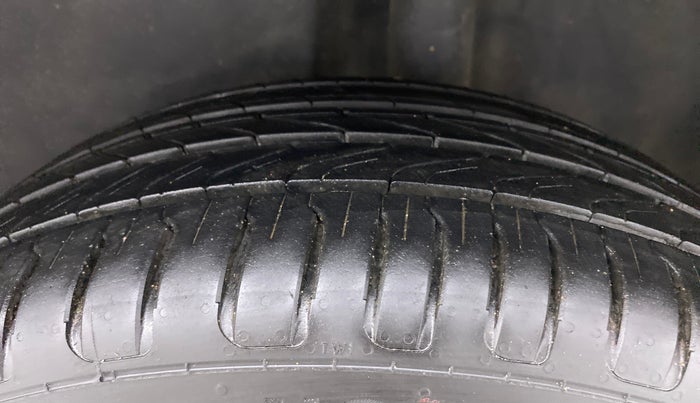 2017 Volkswagen Polo GT TSI 1.2 PETROL AT, Petrol, Automatic, 41,544 km, Left Rear Tyre Tread