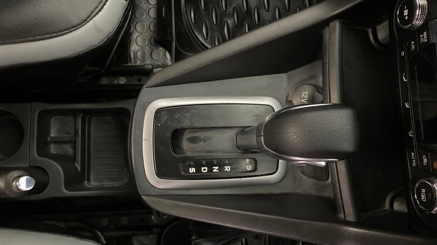 2015 Ford New Figo TITANIUM 1.5 PETROL AT, Petrol, Automatic, 82,253 km, Gear Lever