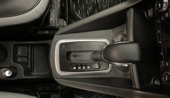 2015 Ford New Figo TITANIUM 1.5 PETROL AT, Petrol, Automatic, 81,711 km, Gear Lever