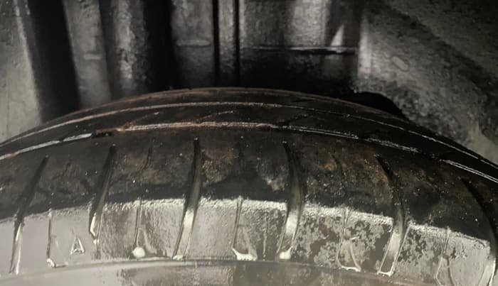 2015 Ford New Figo TITANIUM 1.5 PETROL AT, Petrol, Automatic, 81,711 km, Right Rear Tyre Tread