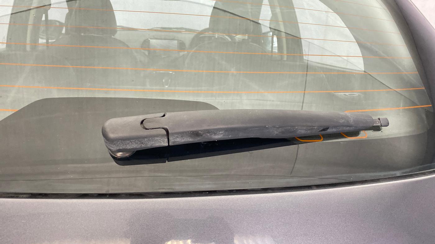 2015 Ford New Figo TITANIUM 1.5 PETROL AT, Petrol, Automatic, 82,253 km, Rear Wiper