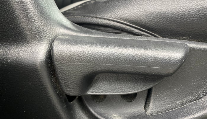 2017 Honda BR-V 1.5L I-VTEC S, Petrol, Manual, 58,372 km, Driver Side Adjustment Panel