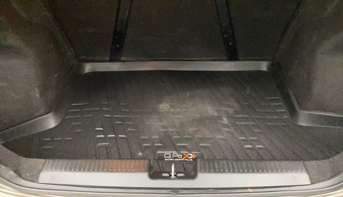 2017 Maruti Dzire VDI AMT, Diesel, Automatic, 77,564 km, Boot Inside