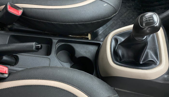 2017 Hyundai Xcent E PLUS, Petrol, Manual, 94,525 km, Gear Lever