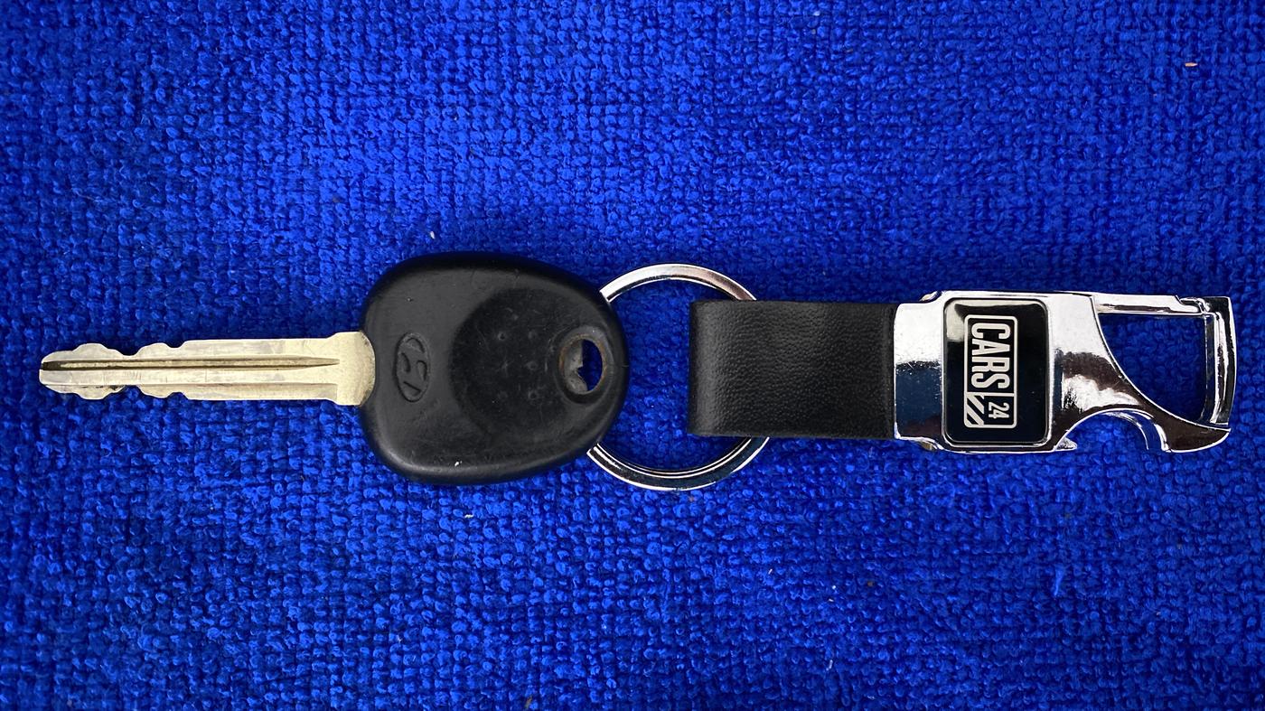 2017 Hyundai Xcent E PLUS, Petrol, Manual, 94,525 km, Key Close Up
