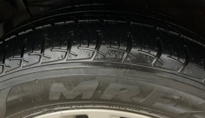 2018 Maruti Ciaz DELTA 1.5 SHVS MT PETROL, Petrol, Manual, 34,233 km, Left Front Tyre Tread