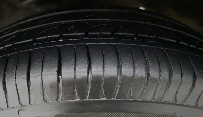 2013 Maruti Zen Estilo LXI, Petrol, Manual, 38,372 km, Left Front Tyre Tread