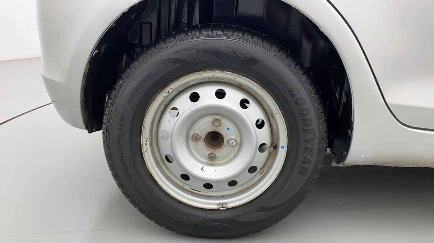 2012 Maruti Swift LXI, Petrol, Manual, 62,381 km, Right Rear Wheel