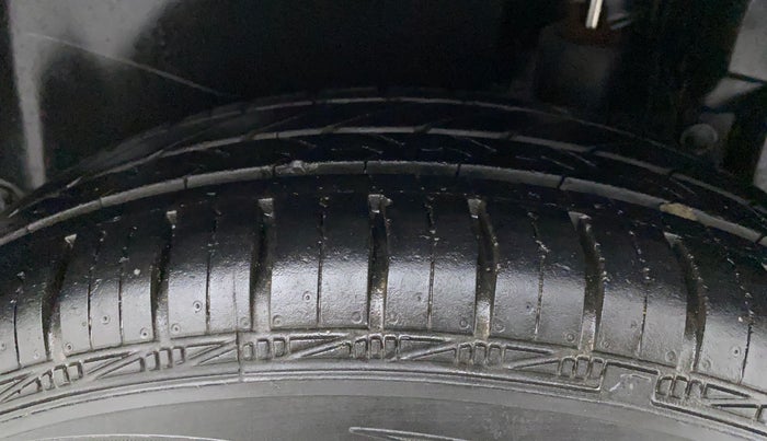 2012 Maruti Swift LXI, Petrol, Manual, 62,381 km, Left Rear Tyre Tread