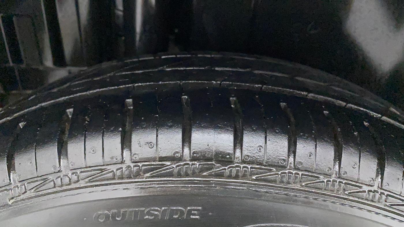 2012 Maruti Swift LXI, Petrol, Manual, 62,381 km, Right Rear Tyre Tread