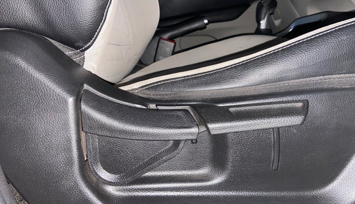 2021 KIA SONET HTX 1.0 IMT, Petrol, Manual, 76,222 km, Driver Side Adjustment Panel