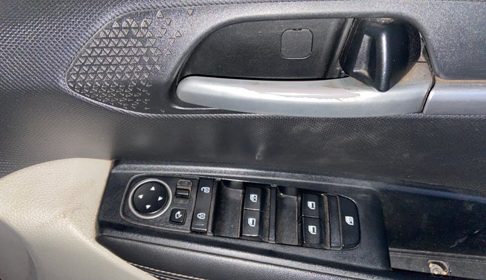 2021 KIA SONET HTX 1.0 IMT, Petrol, Manual, 76,222 km, Driver Side Door Panels Control