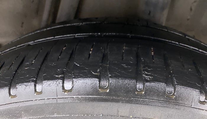 2017 Honda Jazz 1.2 V AT, Petrol, Automatic, 86,310 km, Left Rear Tyre Tread