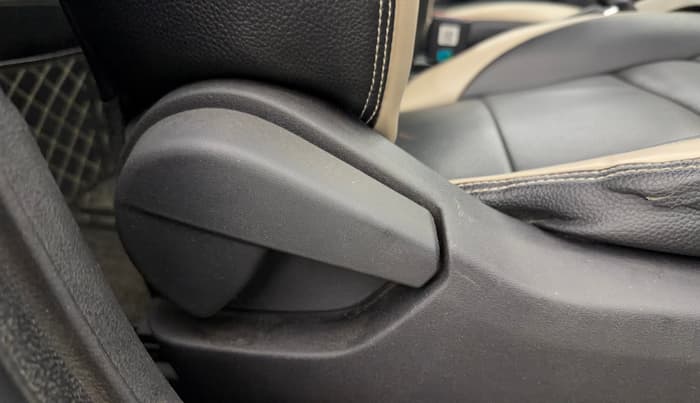 2021 Nissan MAGNITE XL, Petrol, Manual, 53,718 km, Driver Side Adjustment Panel