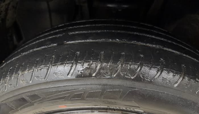 2021 Nissan MAGNITE XL, Petrol, Manual, 53,718 km, Left Front Tyre Tread