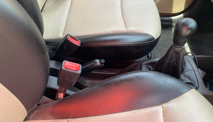 2015 Hyundai Eon D-LITE+, Petrol, Manual, 25,257 km, Gear Lever