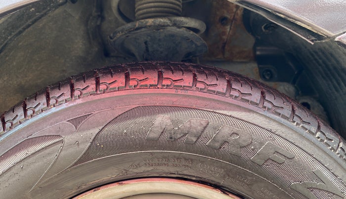 2015 Hyundai Eon D-LITE+, Petrol, Manual, 25,257 km, Right Front Tyre Tread