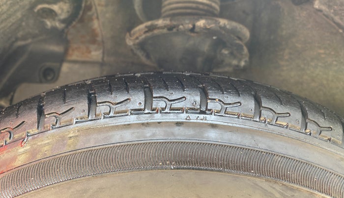 2015 Hyundai Eon D-LITE+, Petrol, Manual, 25,257 km, Left Front Tyre Tread