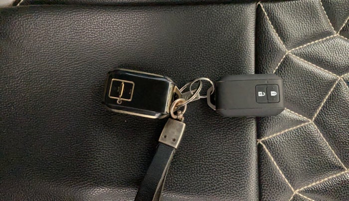 2022 Maruti Baleno ZETA PETROL 1.2, Petrol, Manual, 31,568 km, Key Close Up