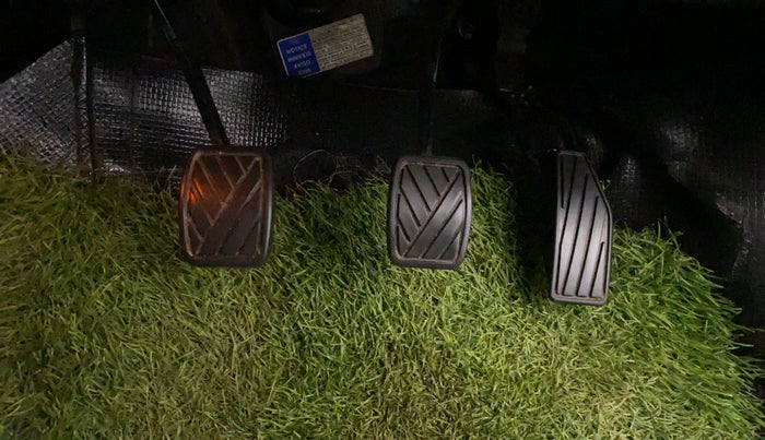 2022 Maruti Baleno ZETA PETROL 1.2, Petrol, Manual, 31,568 km, Pedals