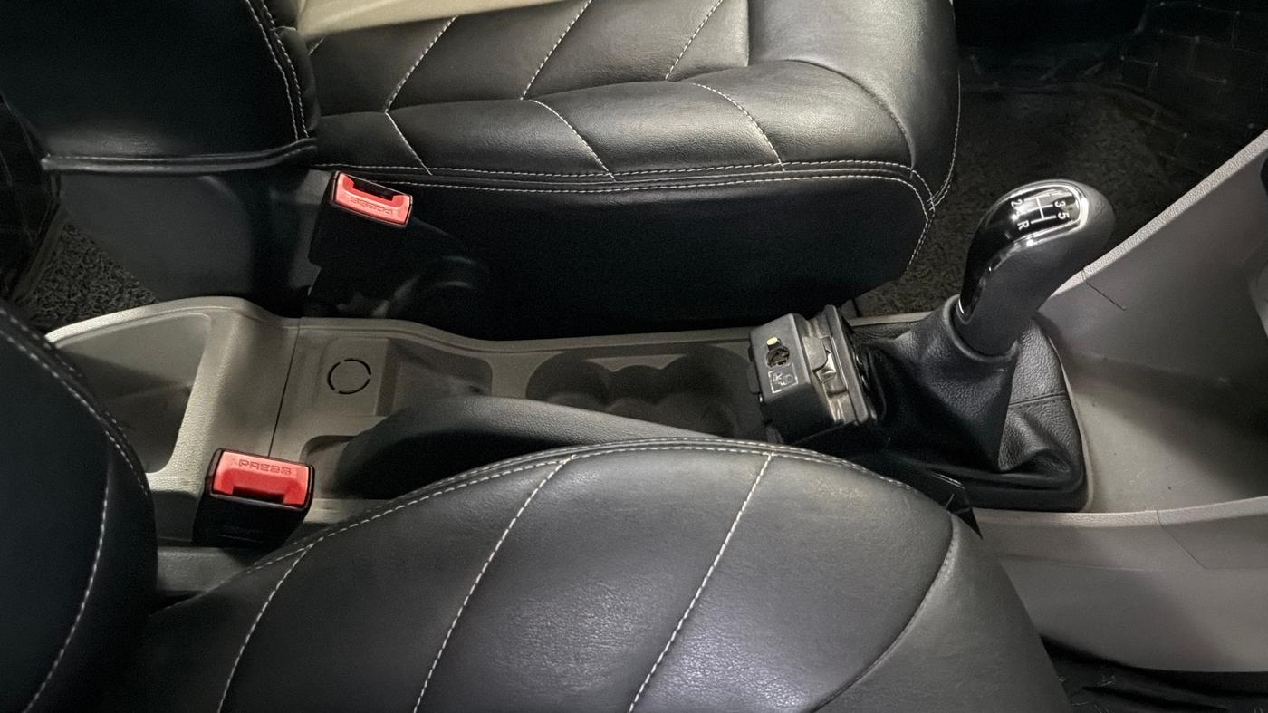 2017 Tata Tiago XE PETROL, Petrol, Manual, 16,075 km, Gear Lever