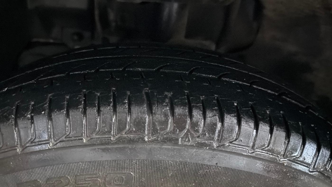 2017 Tata Tiago XE PETROL, Petrol, Manual, 16,075 km, Left Front Tyre Tread